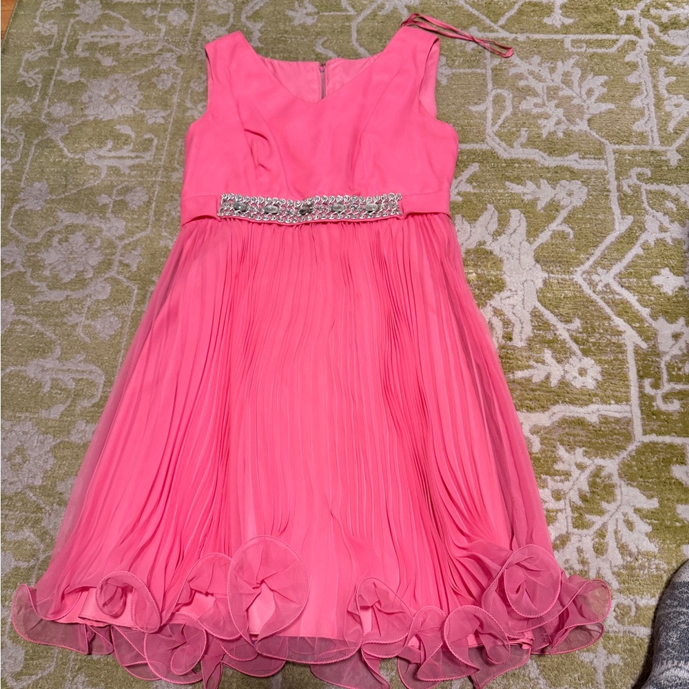 Pink 70s Party Dress with Chiffon Pleated Skirt and Rhinestone Waist